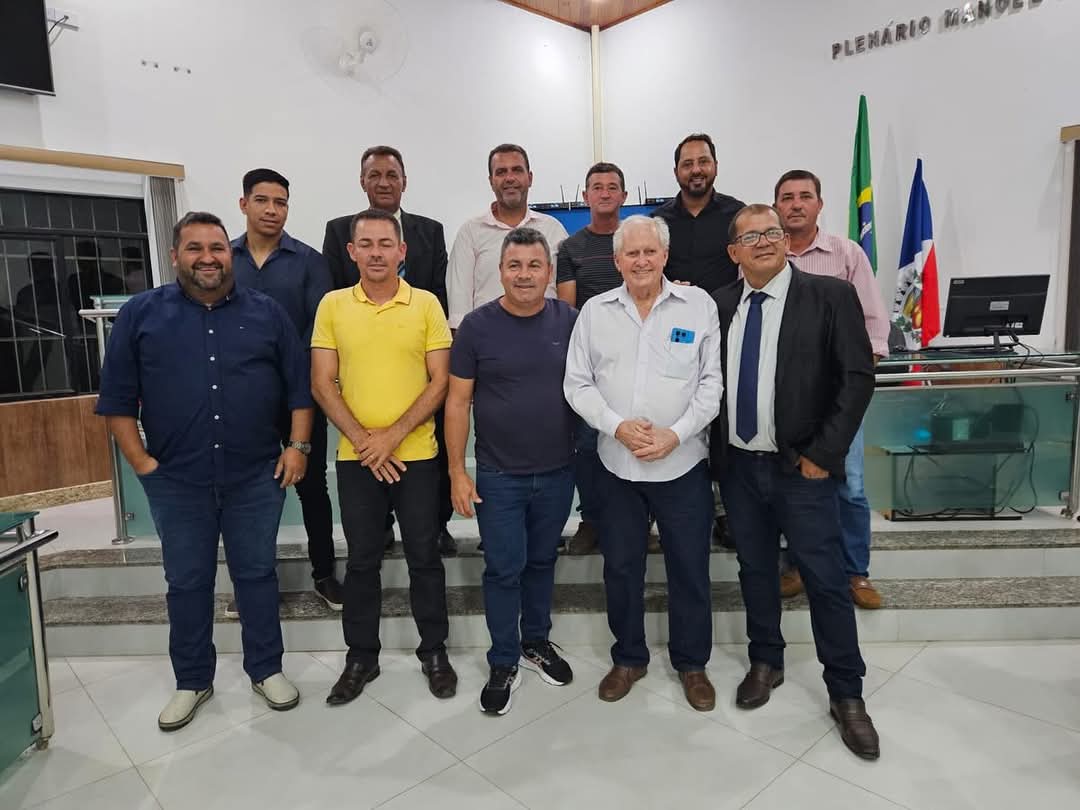 Vereadores são licenciados e suplentes assumem o mandato